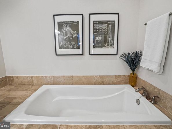 1811 14TH Street N C104, Arlington VA 22209