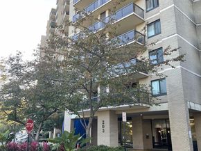 203 Yoakum Parkway 1807, Alexandria VA 22304