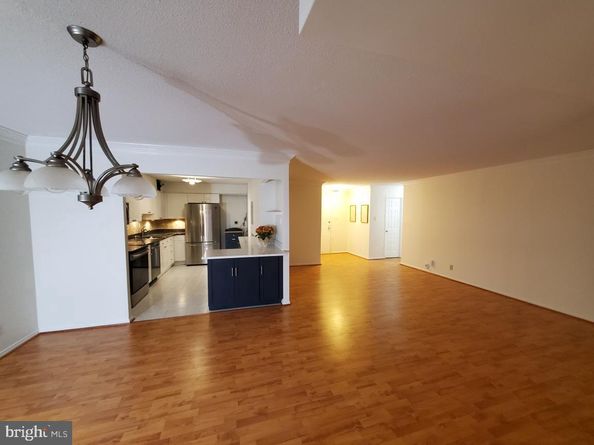 203 Yoakum Parkway 1807, Alexandria VA 22304