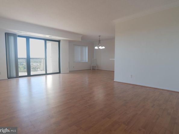 203 Yoakum Parkway 1807, Alexandria VA 22304