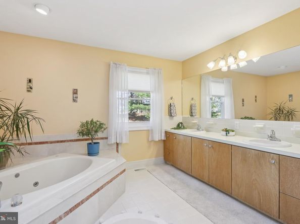 1 Daisy Lane, Ambler PA 19002