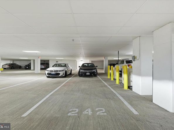 2960 Vaden Drive 413, Fairfax VA 22031