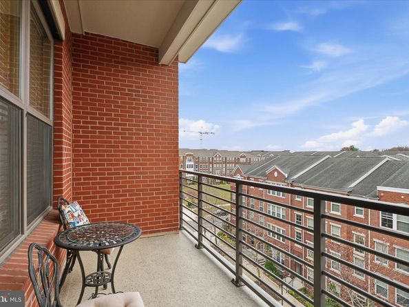 2960 Vaden Drive 413, Fairfax VA 22031