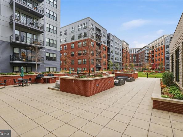 2960 Vaden Drive 413, Fairfax VA 22031