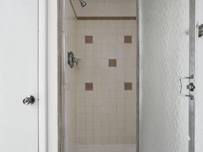 800 South Avenue B4, Secane PA 19018