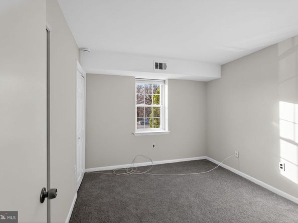 800 South Avenue B4, Secane PA 19018