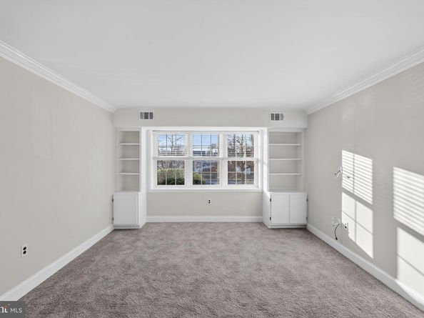 800 South Avenue B4, Secane PA 19018