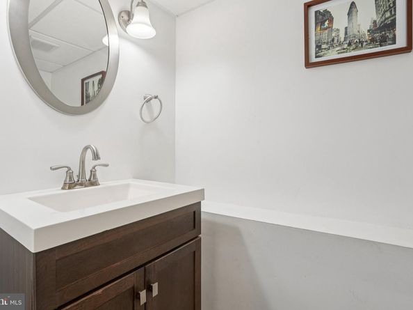 323 S Camac Street, Philadelphia PA 19107