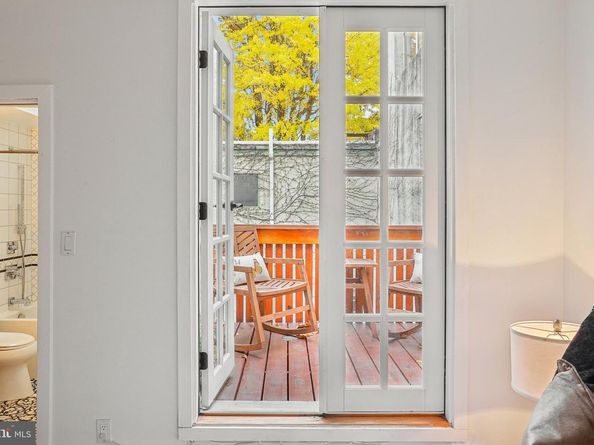 323 S Camac Street, Philadelphia PA 19107