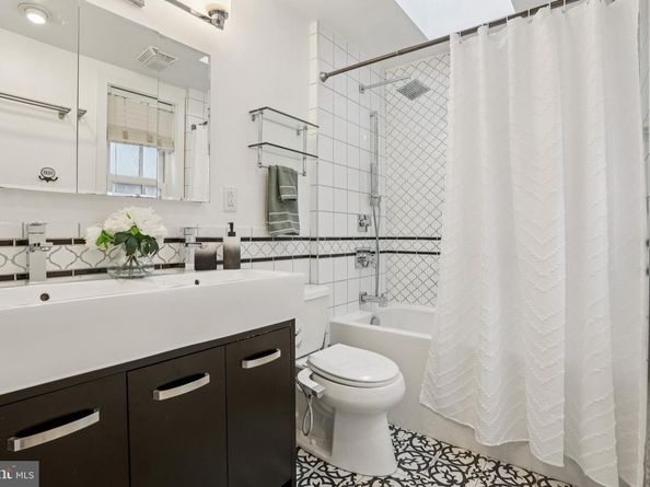 323 S Camac Street, Philadelphia PA 19107