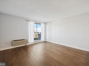 200 Lombard Street 739, Philadelphia PA 19147