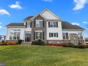 26 Hillyer Lane, Newtown PA 18940