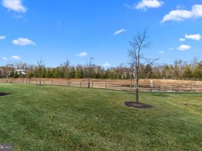 26 Hillyer Lane, Newtown PA 18940