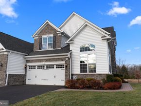 26 Hillyer Lane, Newtown PA 18940