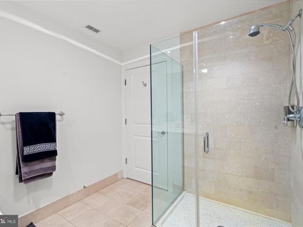 2425 L Street NW 324, Washington DC 20037