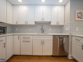 1919 Chestnut Street 52324, Philadelphia PA 19103