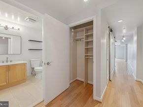 437 New York Avenue NW 422, Washington DC 20001