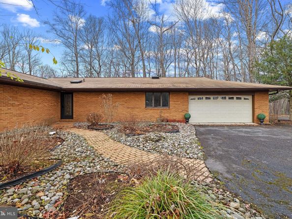 2026 Hunter Mill Road, Vienna VA 22181