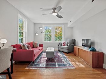 318 Rhode Island Avenue NE