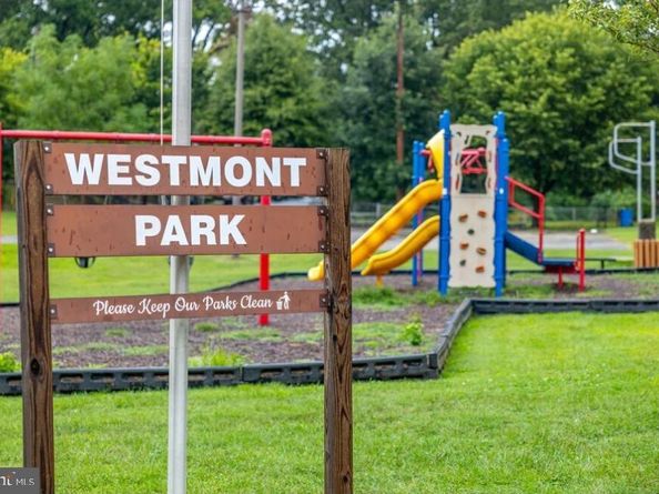 1027 Windsor Road, Collingdale PA 19023