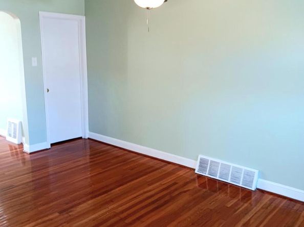 1027 Windsor Road, Collingdale PA 19023