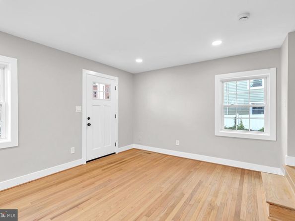 5105 11TH Street S, Arlington VA 22204