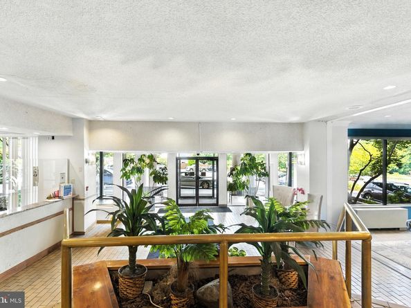 5340 Holmes Run Parkway 419, Alexandria VA 22304