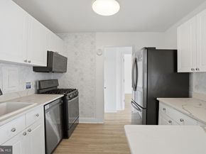 5340 Holmes Run Parkway 419, Alexandria VA 22304