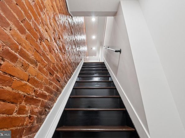 1325 Kerbaugh Street, Philadelphia PA 19140