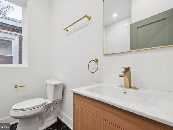 1325 Kerbaugh Street, Philadelphia PA 19140