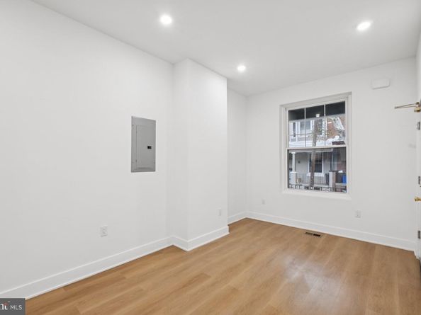 1325 Kerbaugh Street, Philadelphia PA 19140