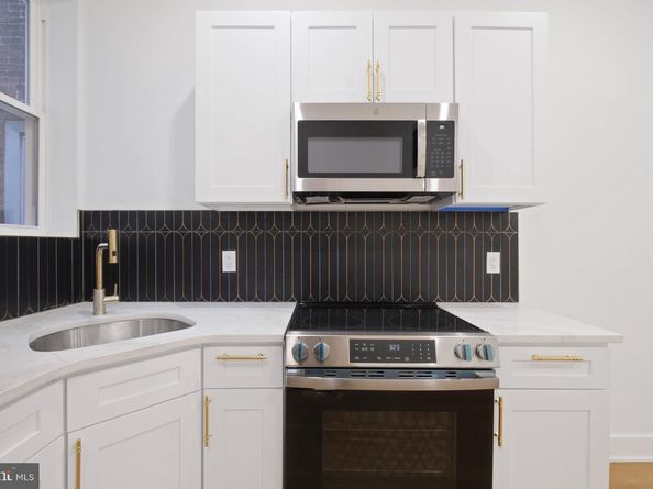 1325 Kerbaugh Street, Philadelphia PA 19140