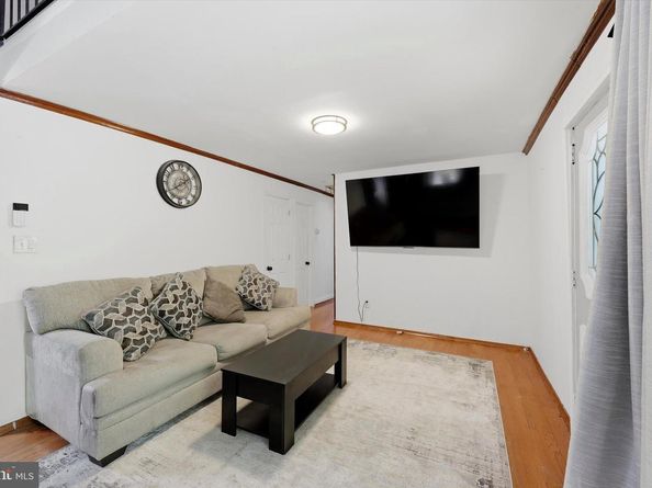 801 E Penn Pines Boulevard, Aldan PA 19018