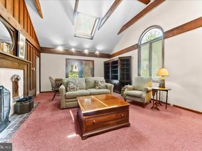 16 Oak Knoll Drive, Wallingford PA 19086