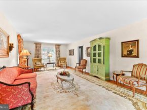 16 Oak Knoll Drive, Wallingford PA 19086