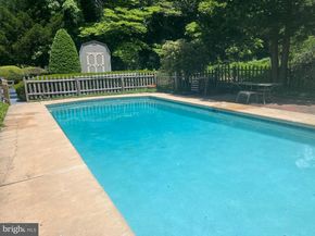 16 Oak Knoll Drive, Wallingford PA 19086