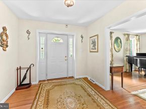 16 Oak Knoll Drive, Wallingford PA 19086