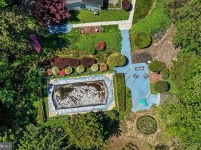 16 Oak Knoll Drive, Wallingford PA 19086