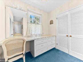 16 Oak Knoll Drive, Wallingford PA 19086