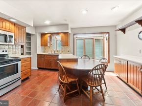 16 Oak Knoll Drive, Wallingford PA 19086