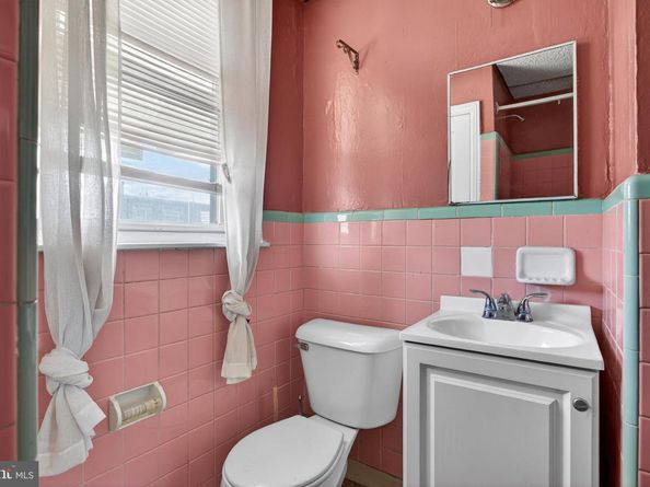 3906 L Street, Philadelphia PA 19124