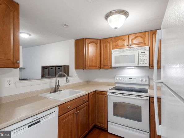1951 Sagewood Lane 315, Reston VA 20191