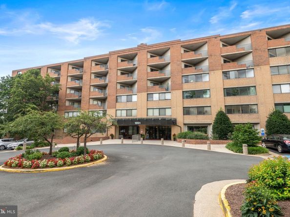 1951 Sagewood Lane 315, Reston VA 20191