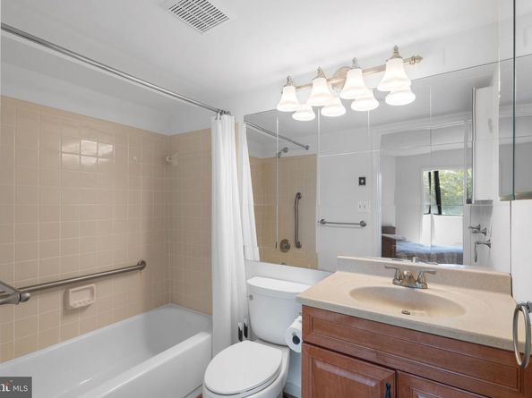 1951 Sagewood Lane 315, Reston VA 20191