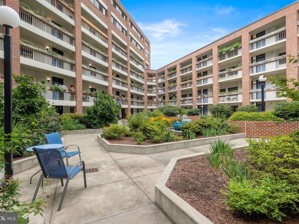 1951 Sagewood Lane 315, Reston VA 20191