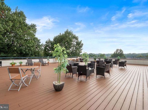 1951 Sagewood Lane 315, Reston VA 20191