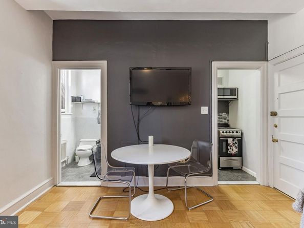 250 S 13TH Street 8F, Philadelphia PA 19107