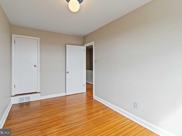 1122 E Phil Ellena Street, Philadelphia PA 19150
