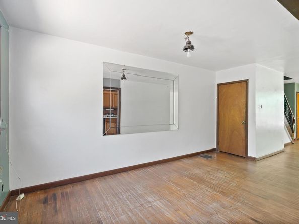 6734 Harley Street, Philadelphia PA 19142