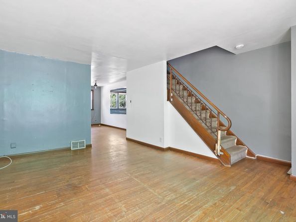6734 Harley Street, Philadelphia PA 19142